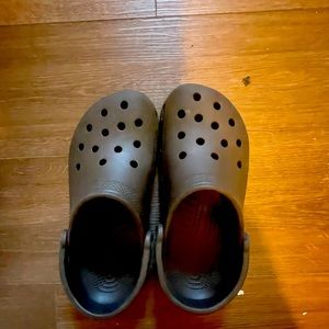 Crocs size 9 brown